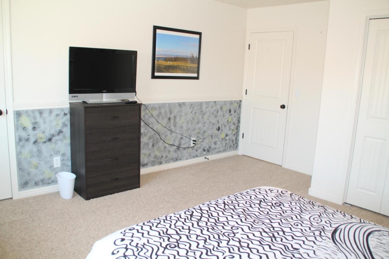 3 Queen Beds, 1 Twin Bed, 2 Rooms, 1 And A Half Bath, Self Check-In, Flexcation Equipped Idaho Falls Esterno foto