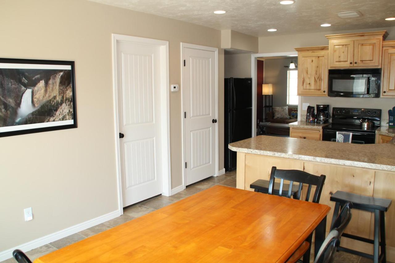 3 Queen Beds, 1 Twin Bed, 2 Rooms, 1 And A Half Bath, Self Check-In, Flexcation Equipped Idaho Falls Esterno foto