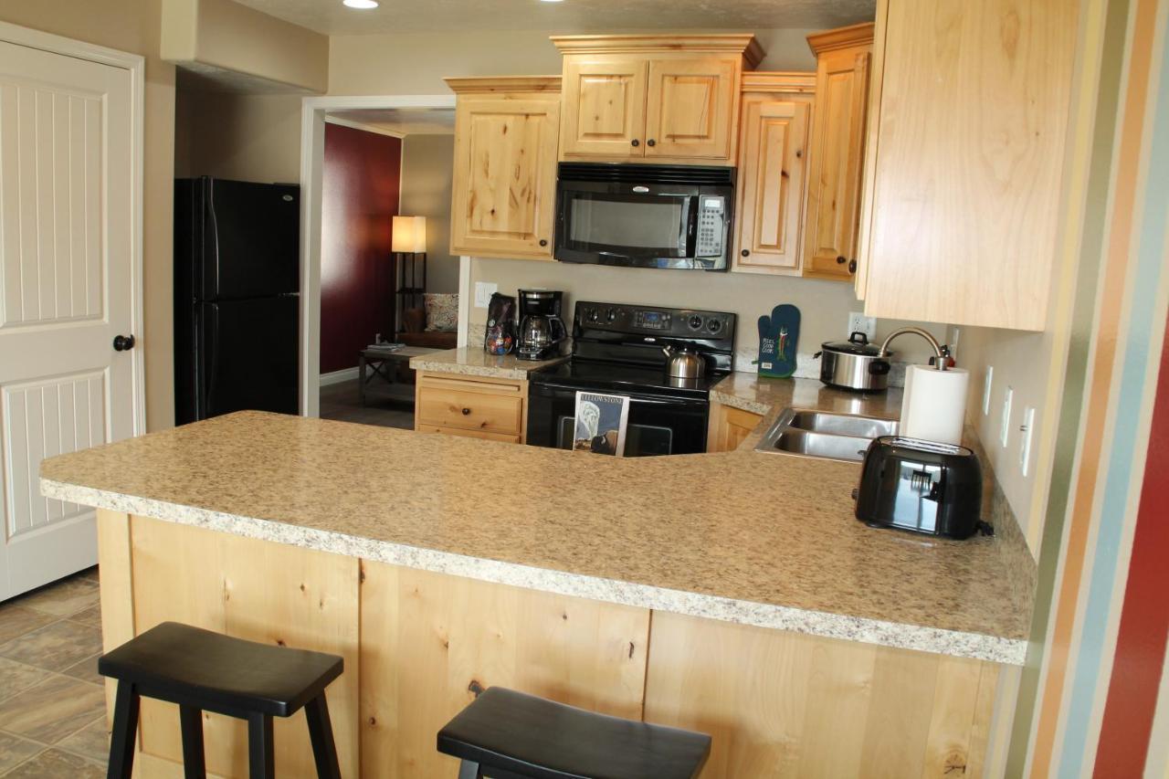 3 Queen Beds, 1 Twin Bed, 2 Rooms, 1 And A Half Bath, Self Check-In, Flexcation Equipped Idaho Falls Esterno foto