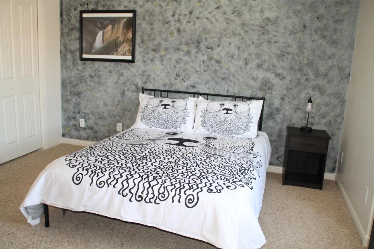 3 Queen Beds, 1 Twin Bed, 2 Rooms, 1 And A Half Bath, Self Check-In, Flexcation Equipped Idaho Falls Esterno foto